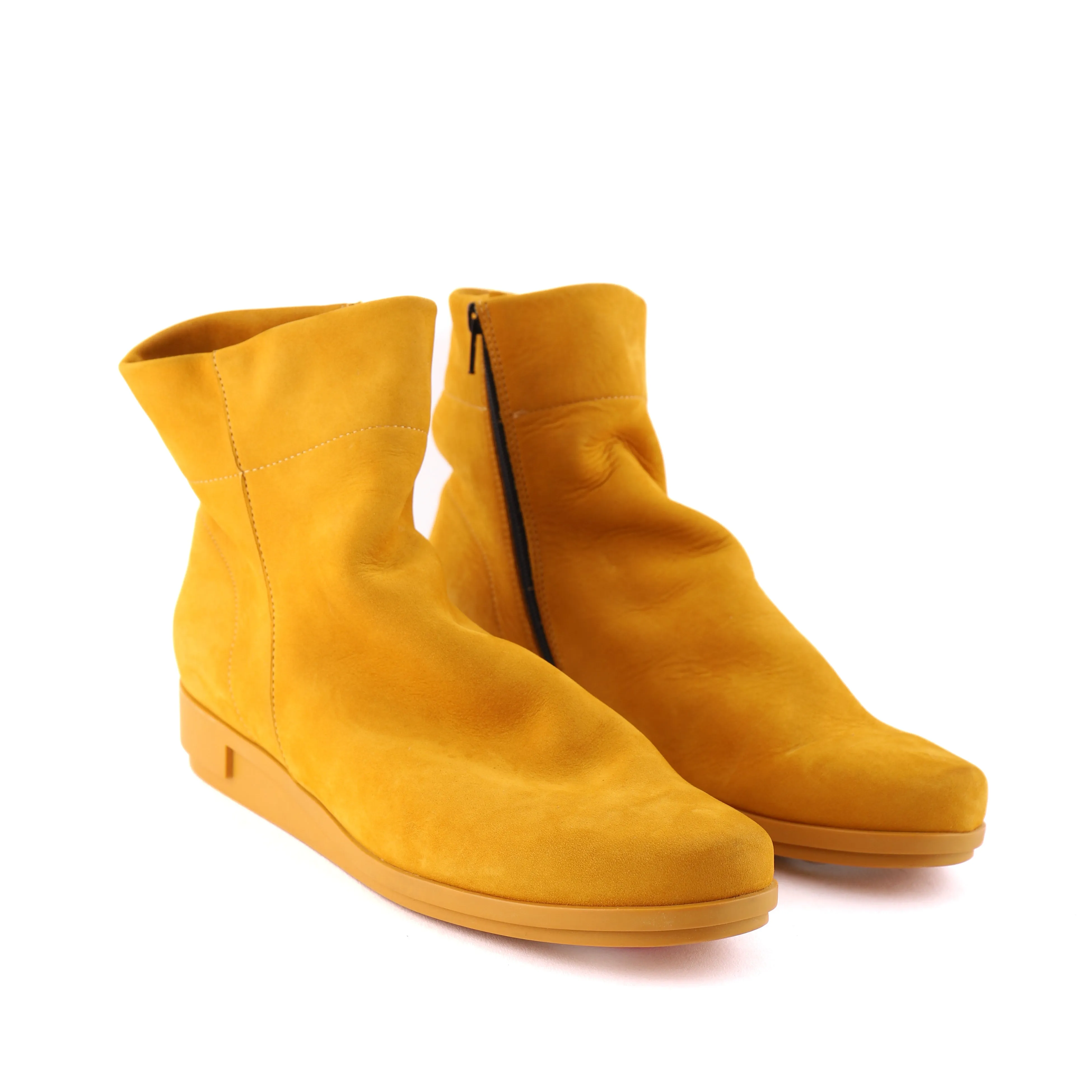 DAYKAM Mustard Nubuck