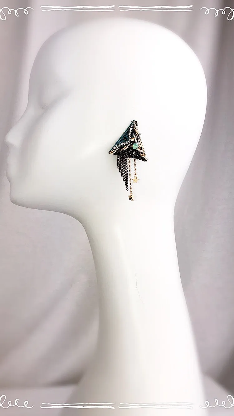 Handmade OOAK SoHo styles beautiful pyramid triangle crystal earring