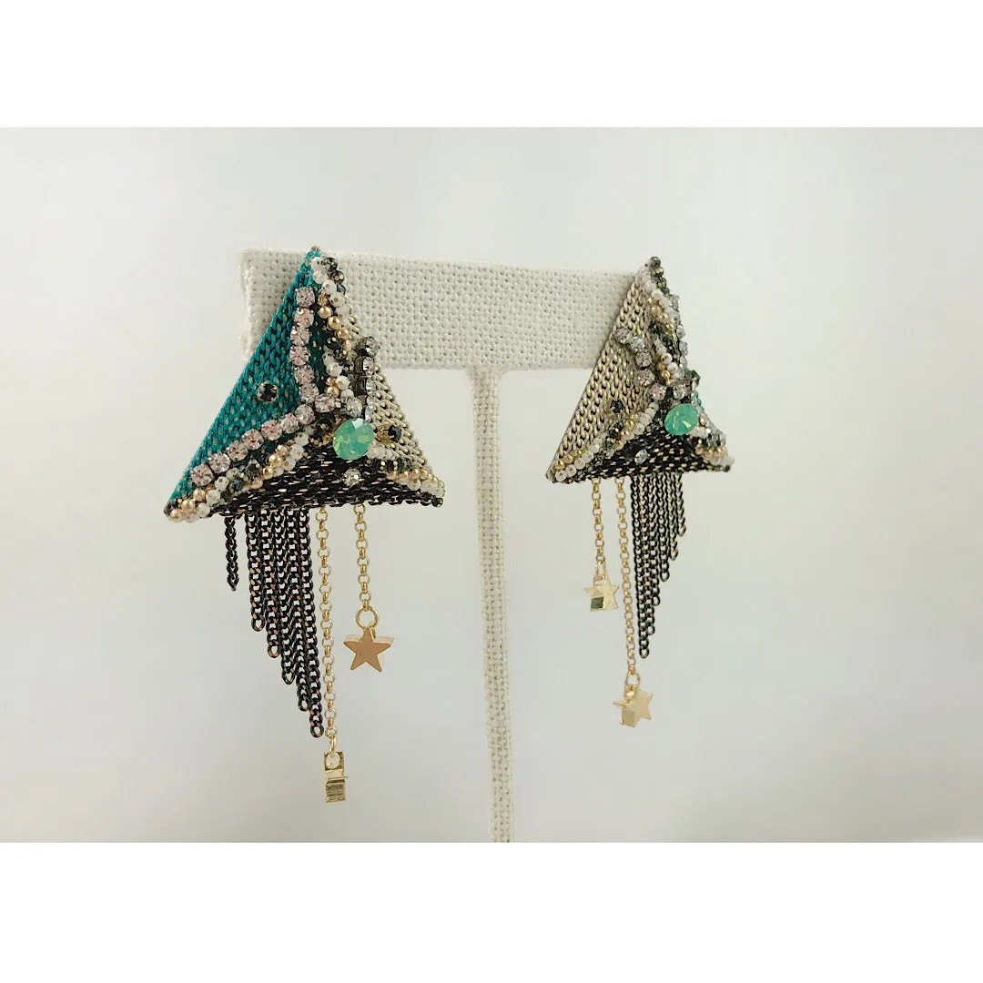 Handmade OOAK SoHo styles beautiful pyramid triangle crystal earring